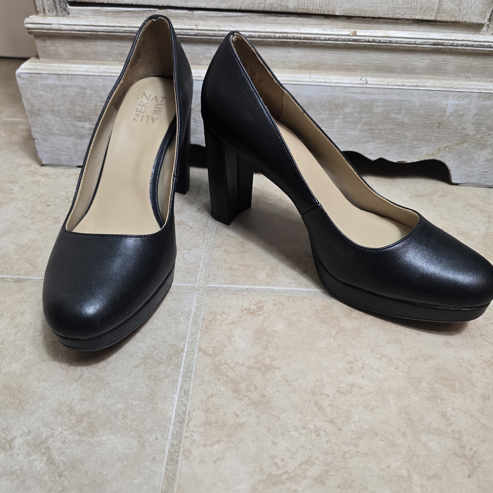 Naturalizer Elegant Black Women's Pumps